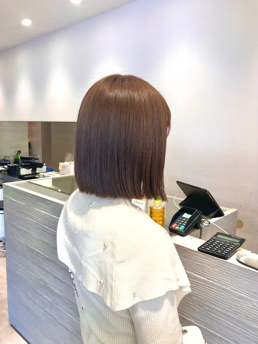 ショート ボブ サキ🤍ハイトーン 🪩レイヤーカットのヘアスタイル