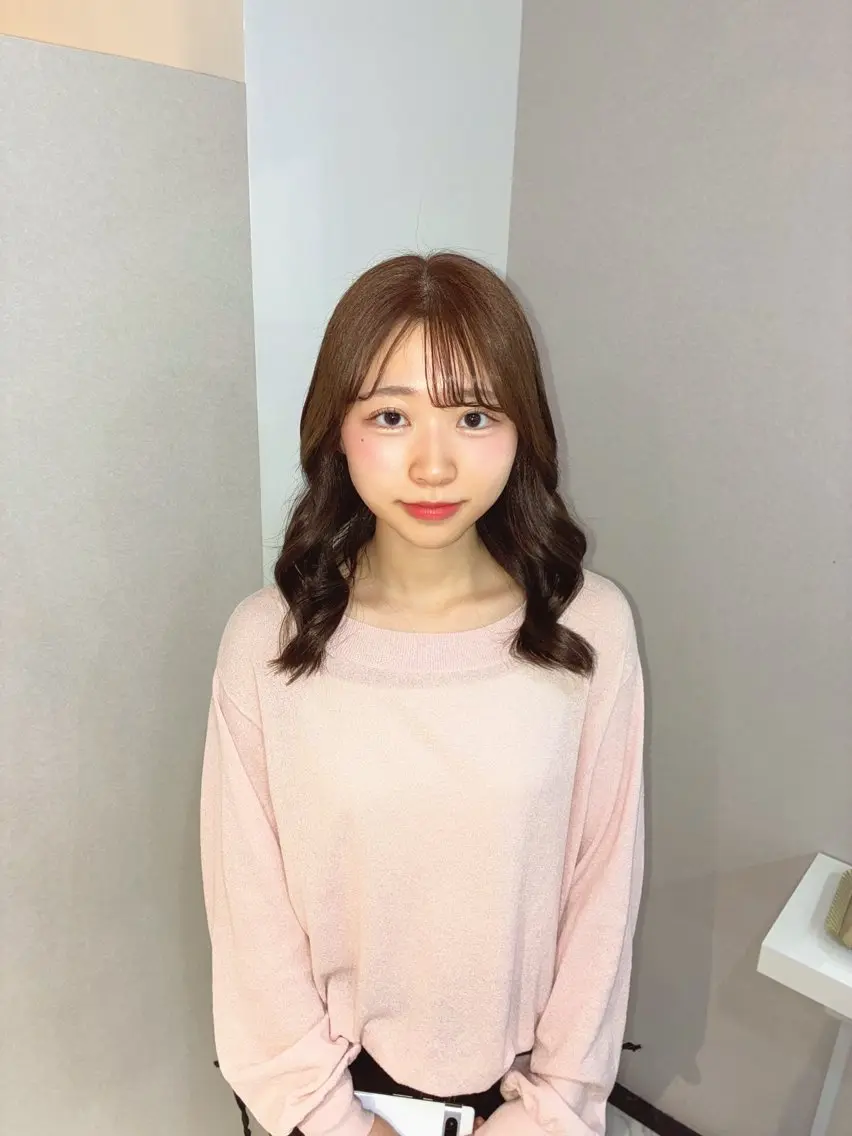 セミロング カラー ブラウンカラー 透明感カラー ハナダ メイのヘアスタイル