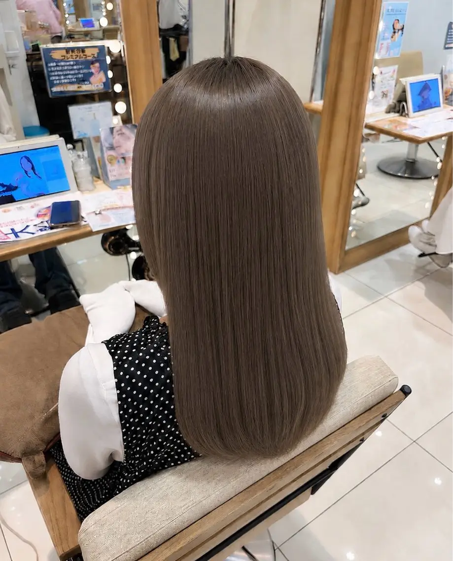 セミロング カラー アッシュ アッシュブラウン バレイヤージュ ブリーチ ブラウンカラー ヘアカラー 髪質改善🫧/ カラー💗/ あんずのヘアスタイル