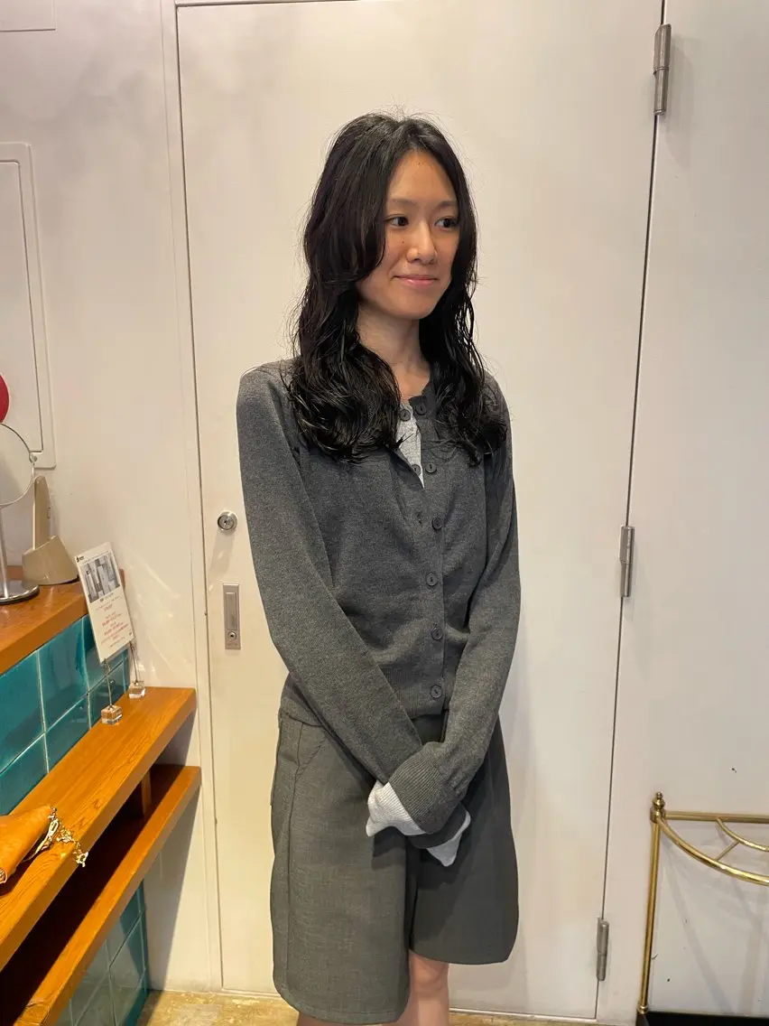 セミロング カラー パーマ セミロングパーマ カット ヘアカラー パーマ トリートメント MIOベージュカラー 柔らかいカラーのヘアスタイル