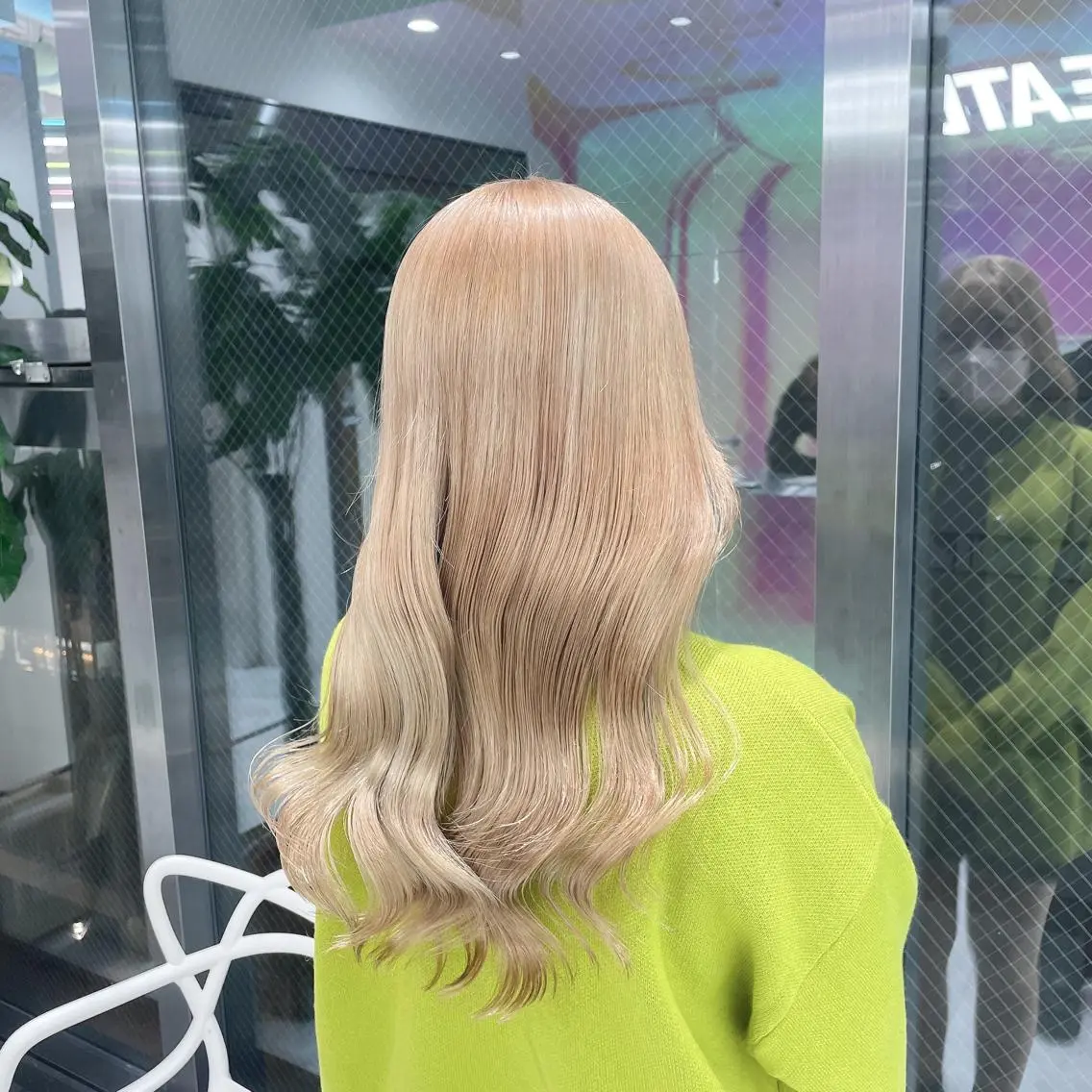 ミディアム カラー ヘアアレンジ ベージュカラー 黒髪 ブリーチ ブルーカラー ブルーブラック 韓国ヘア指名率 No. 1小堀京介のヘアスタイル