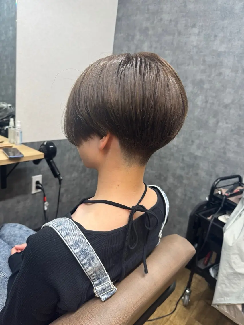 ショート カラー ハンサムショート アッシュ ショートヘア reeed konnoのヘアスタイル