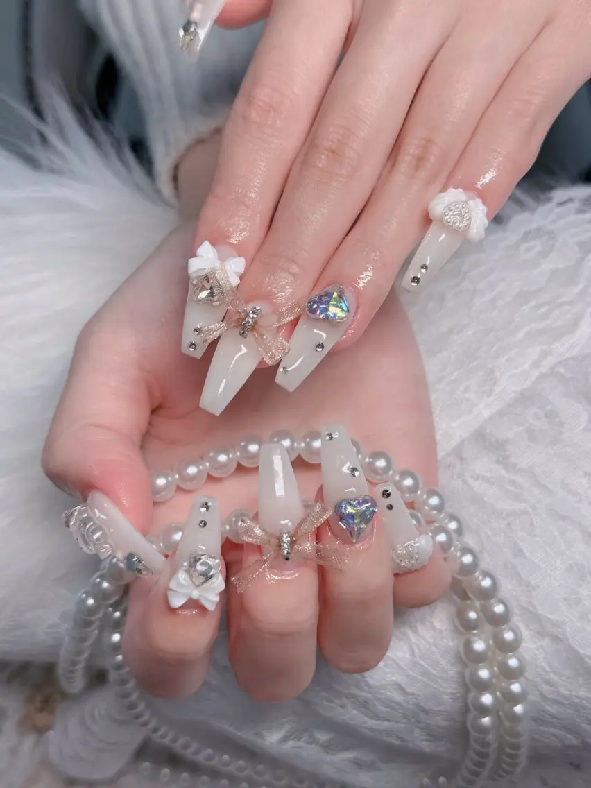 ネイル フレンチネイル ジェルネイル ハロウィン キラキラネイル 韓国ネイル H.baby Nail Salonのネイルデザイン