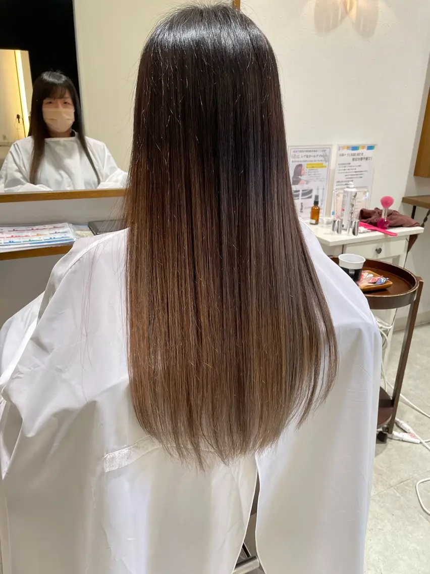 セミロング レイヤーカット ヘアカラー トリートメント 片山 雄のヘアスタイル