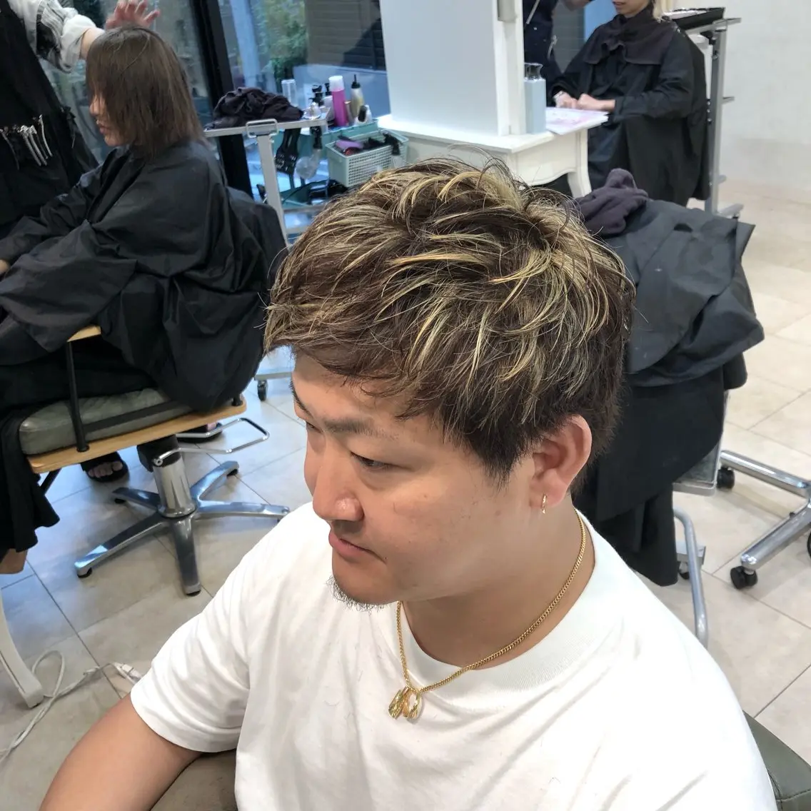 メンズ メンズハイライト 海外風レイヤーカット 👑店長 平松 由のヘアスタイル