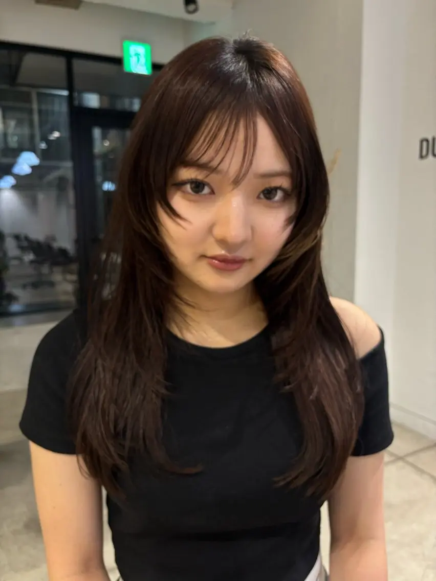ミディアム カット ヘアカラー 🎀抜け感ナチュラル 🎵asuna🪽のヘアスタイル