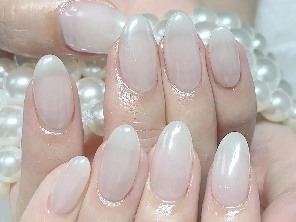 ネイル オーロラネイル 長さ出し フレンチネイル ガーリー キラキラネイル ハンドネイル Lucky nail salonのネイルデザイン
