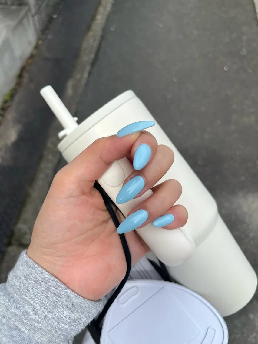 ネイル 水色 ワンカラーネイル ハンドネイル yuno nail🫧のネイルデザイン