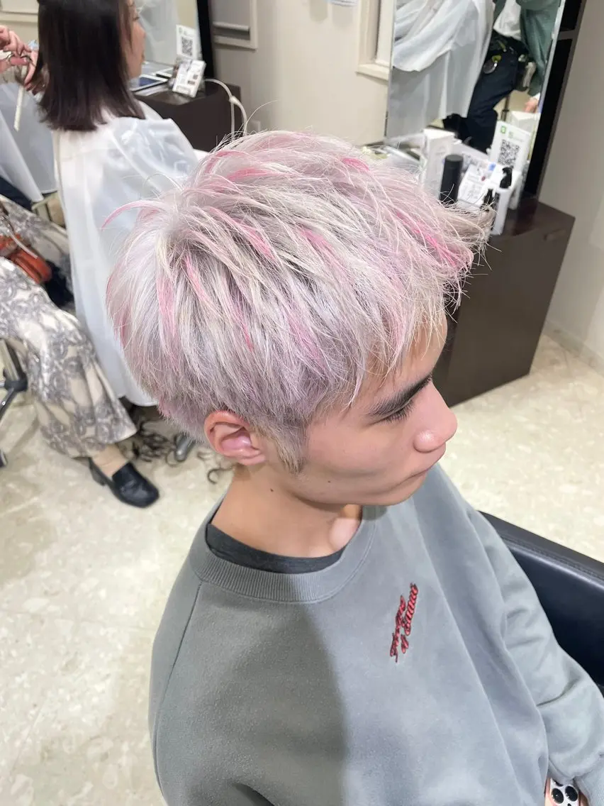ショート カラー 小島 海斗のヘアスタイル