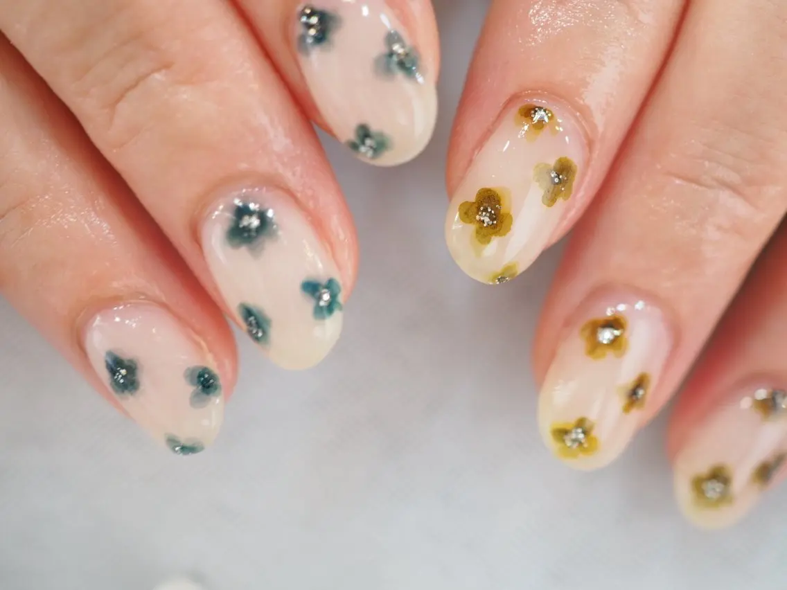 ネイル ハンドネイル glaNje shioriのネイルデザイン