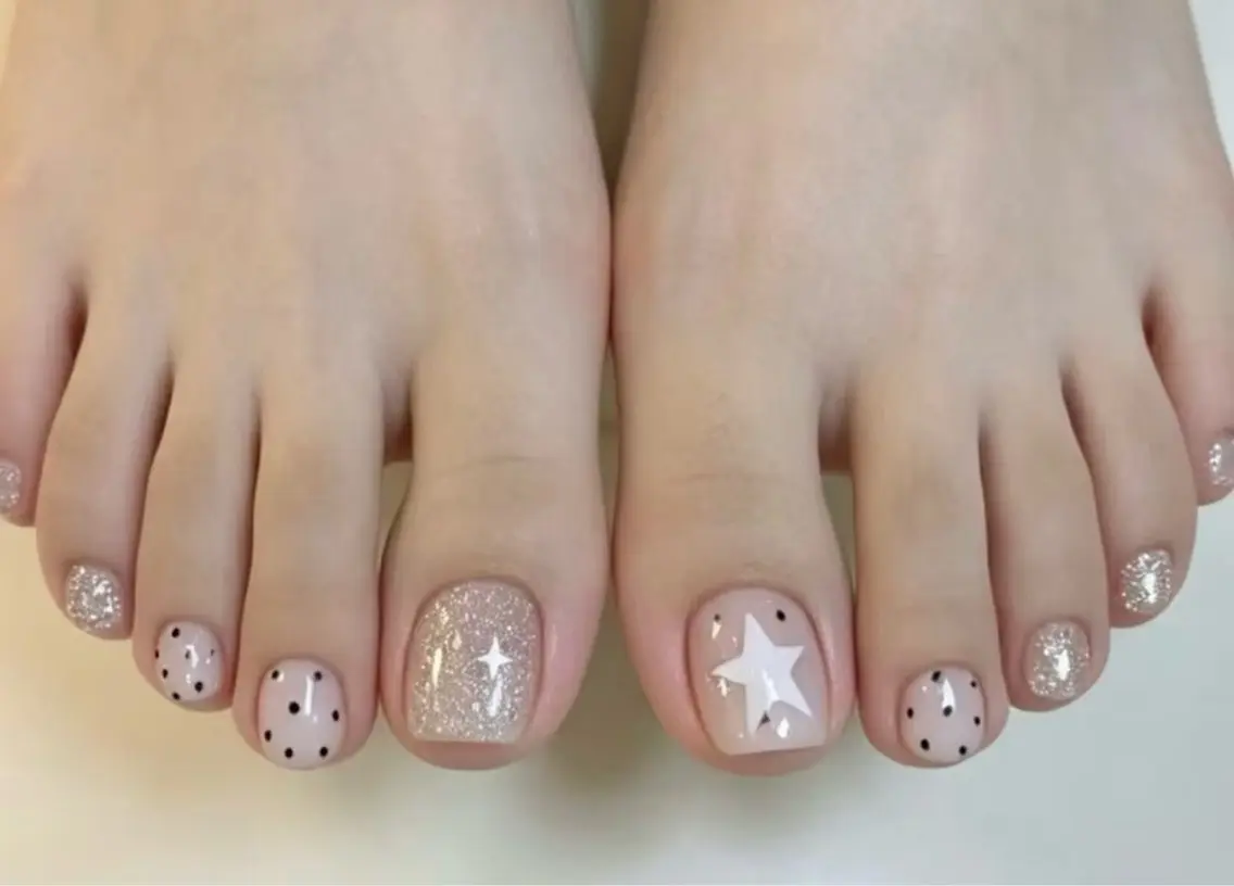 ネイル フットネイル Luvia harumiのネイルデザイン