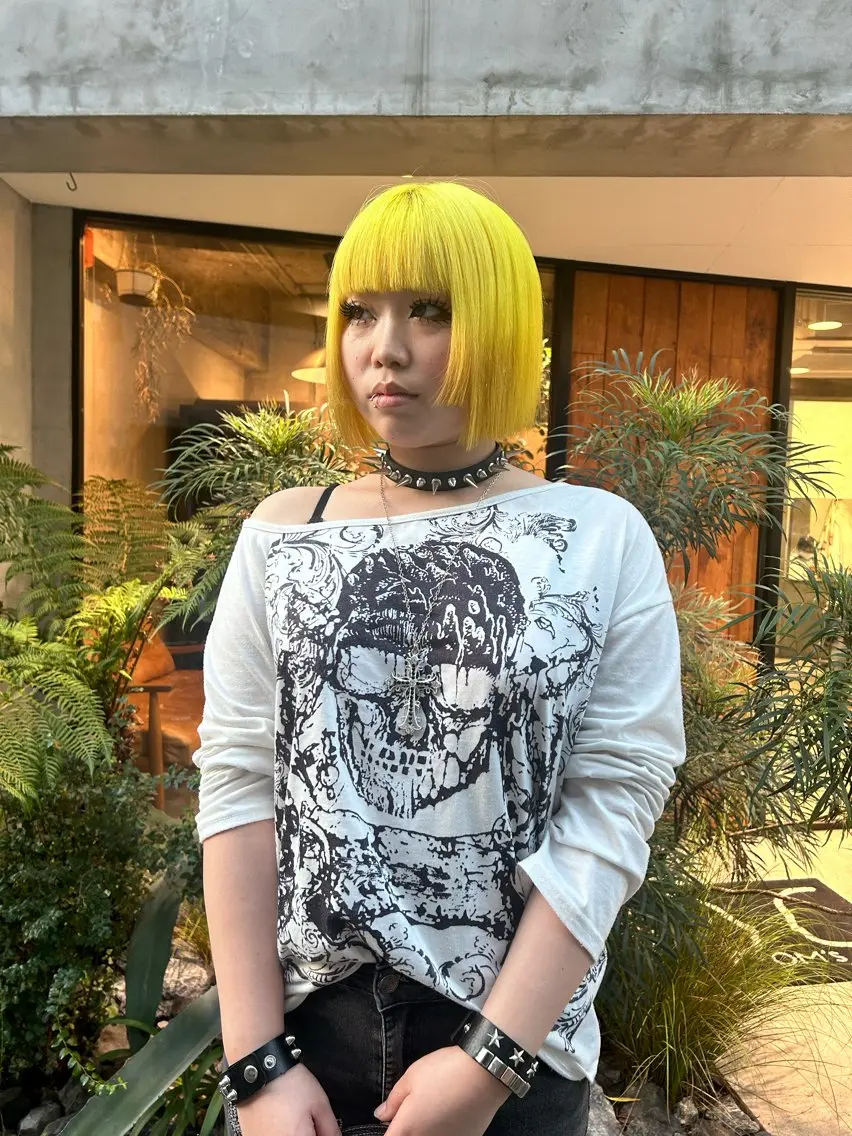 ミディアム om's poka 伊藤百花のヘアスタイル