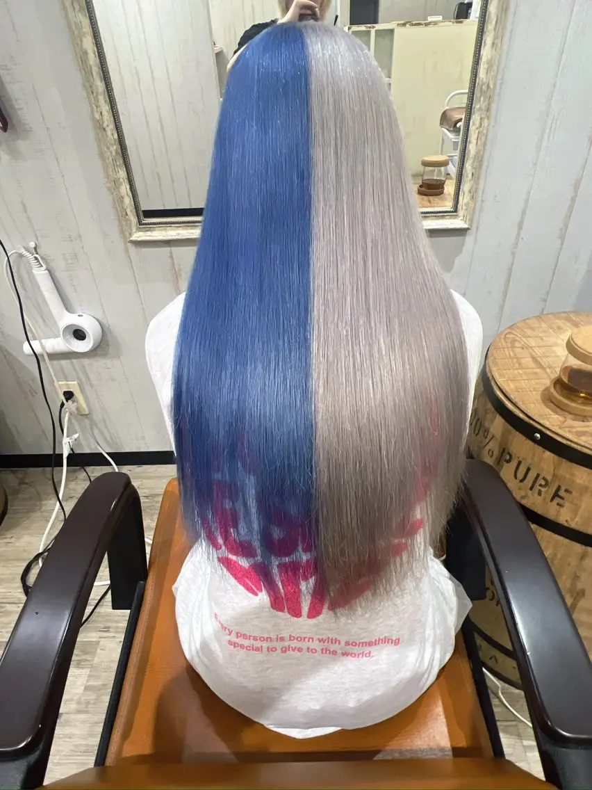 ロング カラー ブリーチ ブルーカラー ケアブリーチ ネイビーカラー シルバー ヘアカラー トリートメント 艶髪/ハイトーン特化 店長/SHOHEIのヘアスタイル