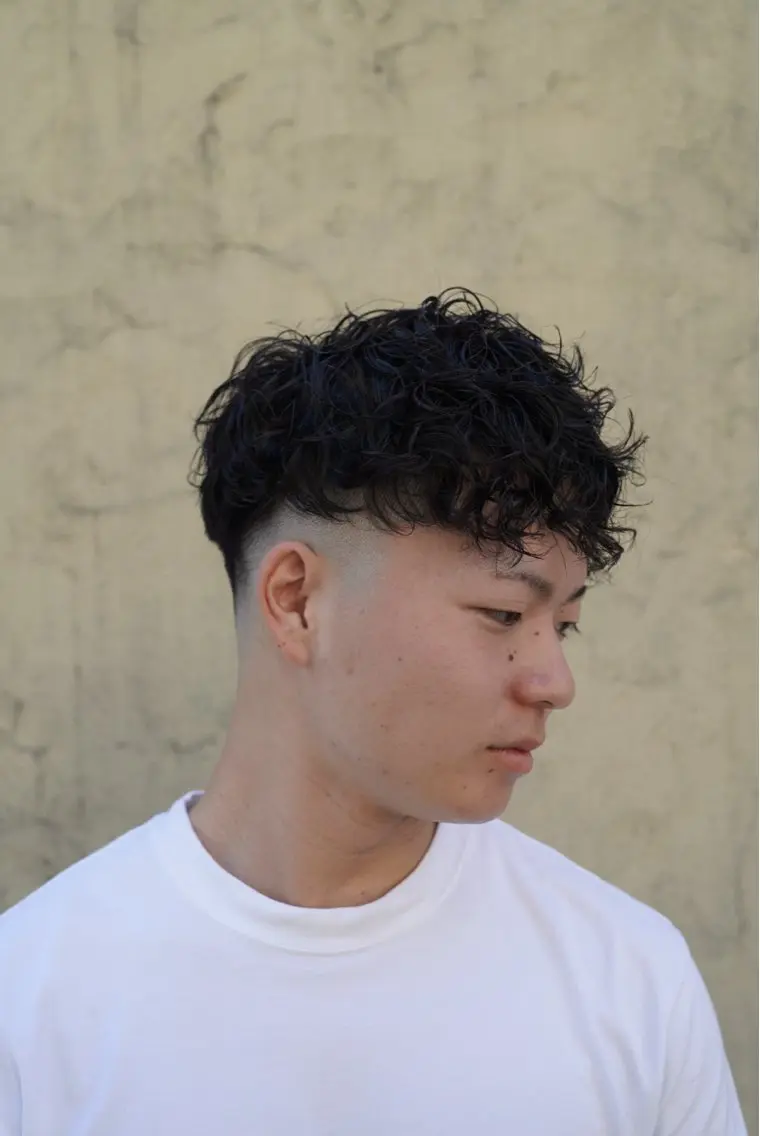 パーマ メンズ スペインカール カット パーマ ヘアセット 関 晃哉のヘアスタイル
