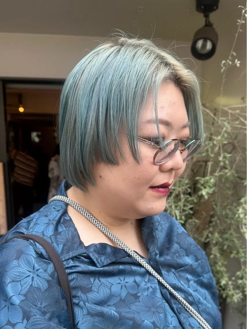ミディアム カラー ミディアムパーマ バレイヤージュ 透明感カラー ハイライトカラー ハイトーンカラー カット ヘアカラー ✂︎岡根 京花✂︎のヘアスタイル