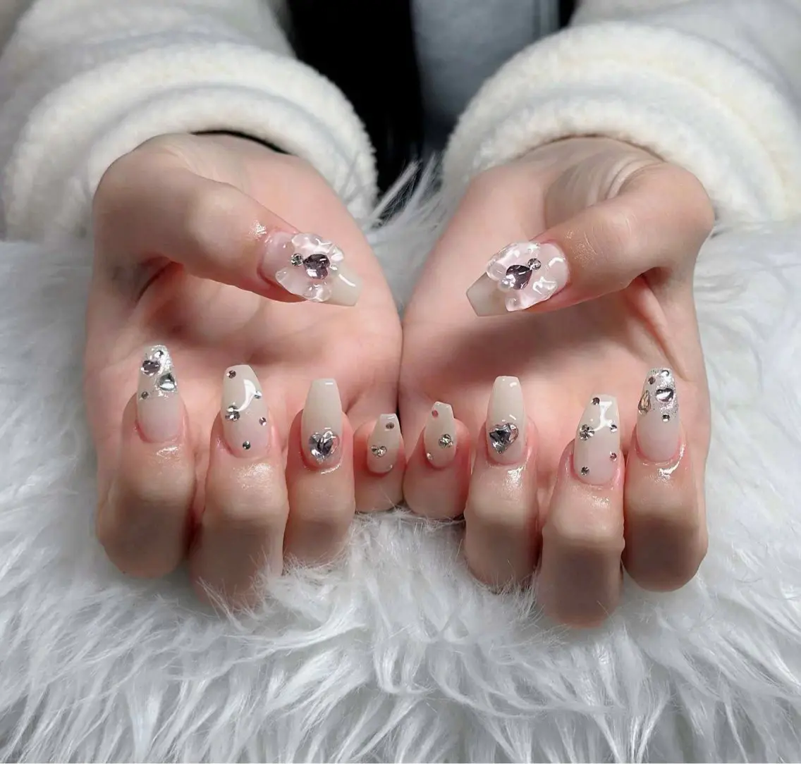 ネイル フレンチネイル ジェルネイル ガラスフレンチ ハロウィン ハート ハンドネイル H.baby Nail Salonのネイルデザイン