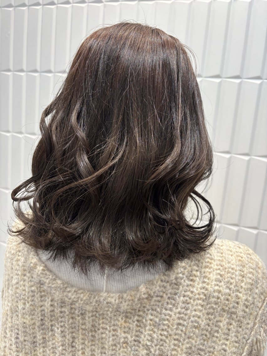 カット+全体染め(白髪染め可)の写真