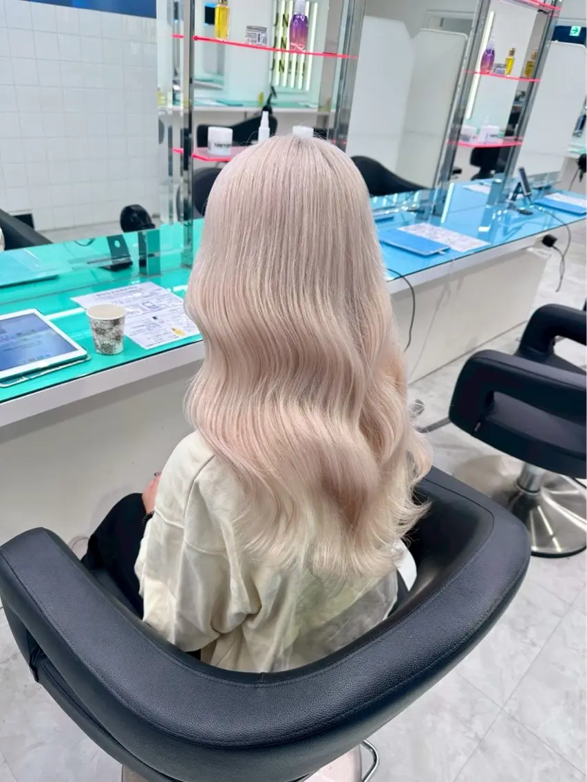 セミロング カラー ヘアアレンジ ヘアカラー トリートメント ヘアセット 🫧モテる💗ダメー ジレスハイトーン🫧のヘアスタイル