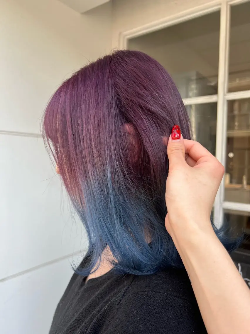 ミディアム パープルカラー ワタナベ モカ🦢ダブルカラーのヘアスタイル