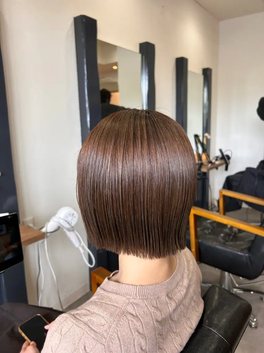 ミディアム 切りっぱなしボブ ボブ 韓国風ヘア 外ハネヘア カット トリートメント GeeNY / Reikaのヘアスタイル