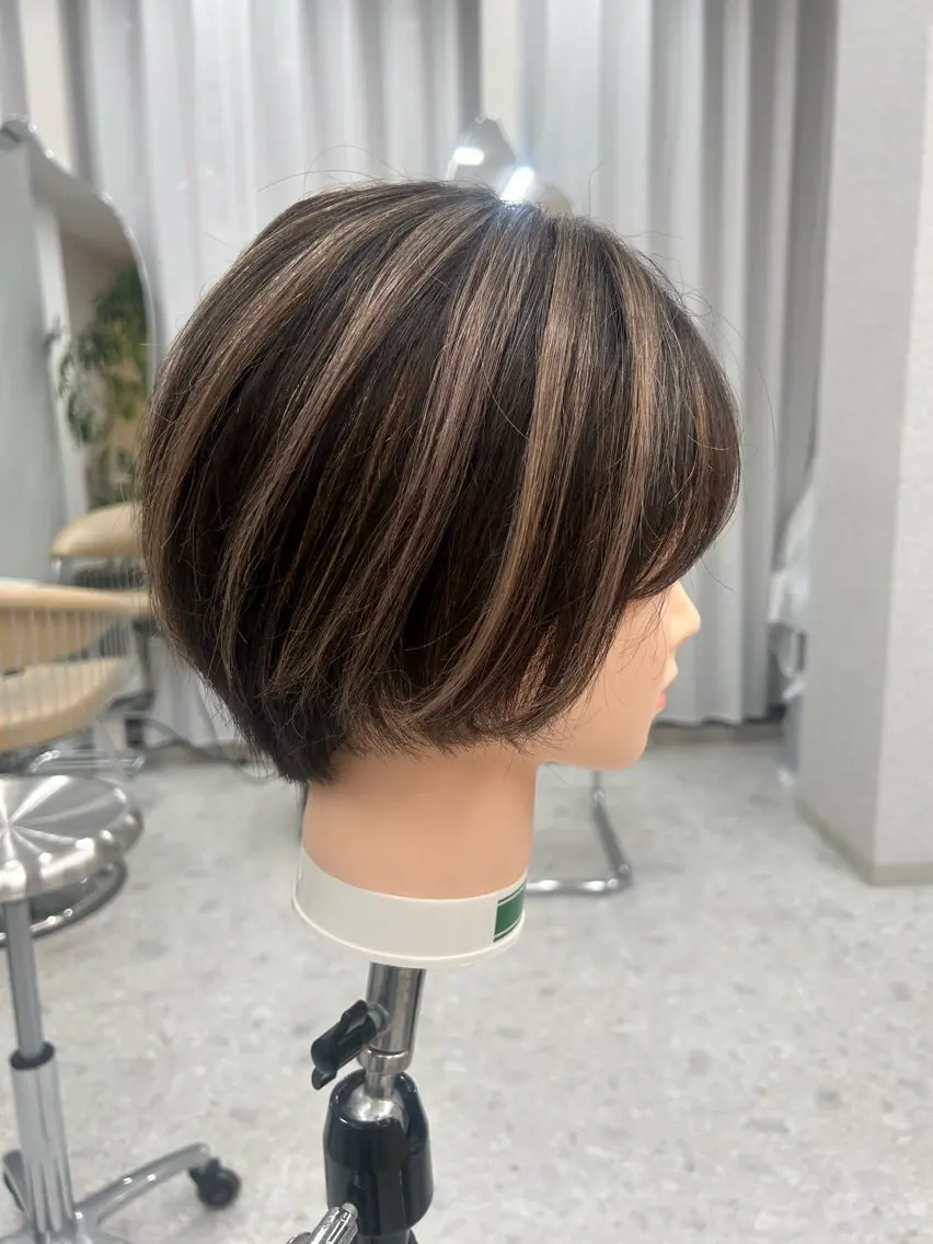 ショート カラー くびれヘア ショートヘア 小顔カット 北橋 流空のヘアスタイル