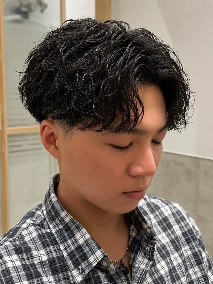 パーマ メンズ センターパート フェードカット マッシュ メンズパーマ メンズツイストパーマ カット パーマ メンズ専門/澤田 直樹／メンズパーマのヘアスタイル