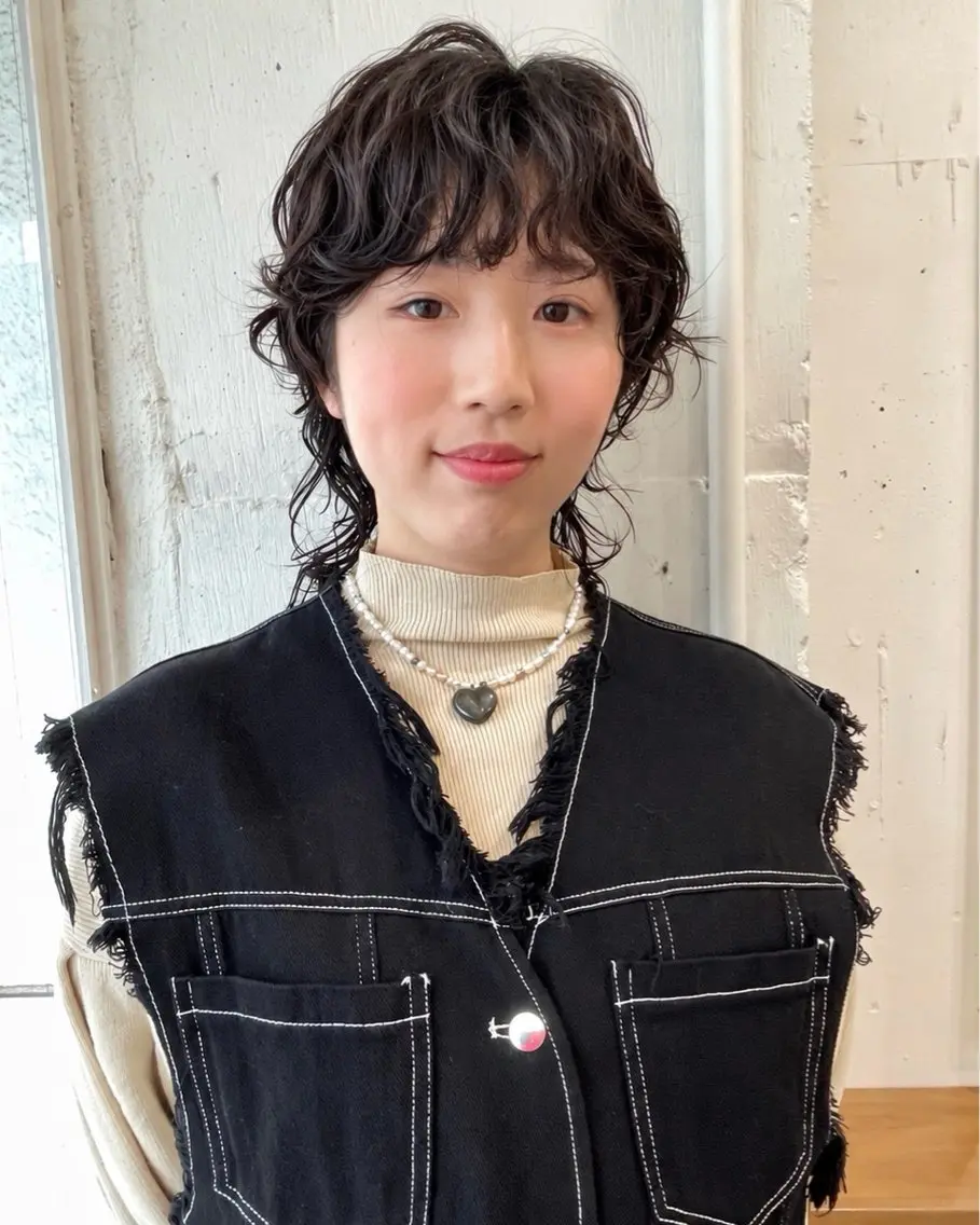 ミディアム カラー パーマ ミディアムパーマ ボブ レイヤーカット ウルフカット ウルフレイヤー カット ヘアカラー パーマ トリートメント レイヤー/パーマ TAKUYAのヘアスタイル