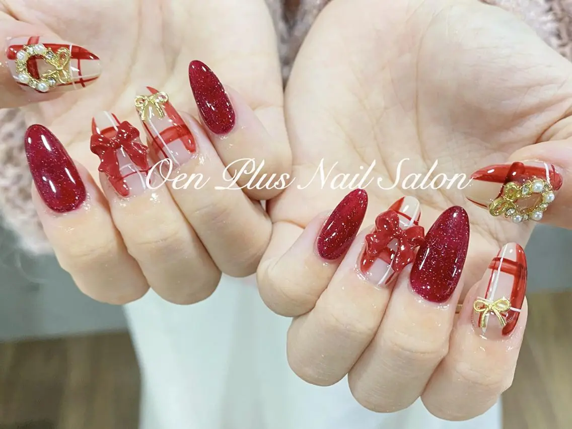ネイル チークネイル ジェルネイル パラジェル 赤色 リボン One Plus Nail Salonのネイルデザイン