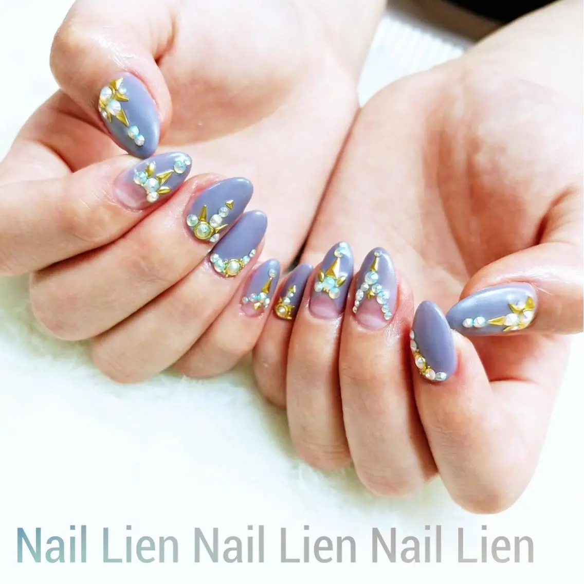 ネイル フレンチネイル 逆フレンチ ストーンネイル Nail lieNのネイルデザイン