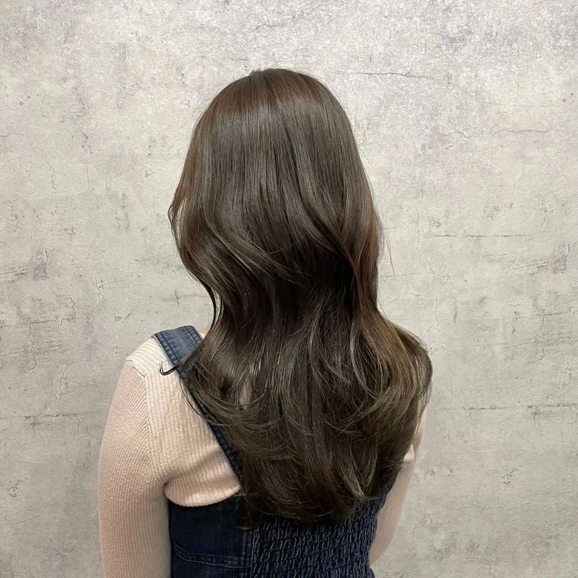 ロング カラー オリーブカラー エクステ・レイヤ ーカット松下宗翔のヘアスタイル