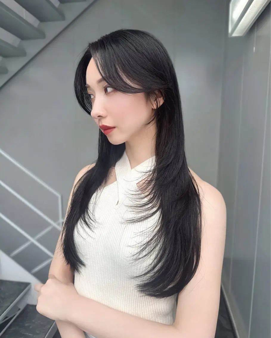 ロング カット ヘアカラー 艶カラー✨レイヤー 𝐚𝐲𝐚𝐤𝐚のヘアスタイル