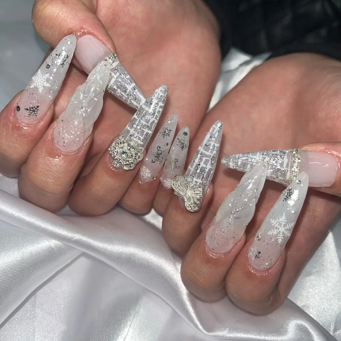 ロング ハンドネイル WOLTOKYO渋谷 Anzuのネイルデザイン