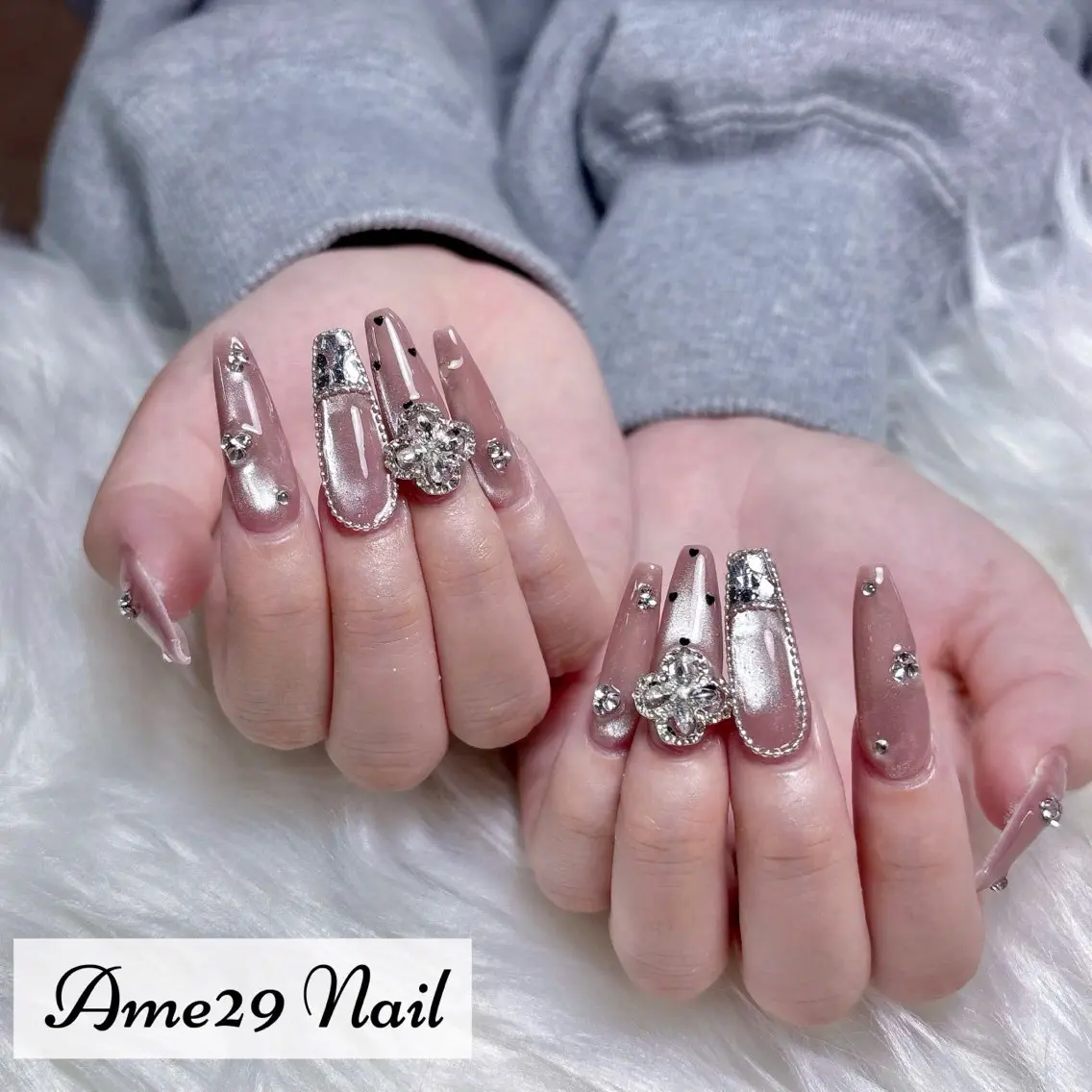 ネイル アートネイル ドット フラッシュネイル フレンチネイル ラメ(グリッター) AME29 Nail ネイルサロンのネイルデザイン