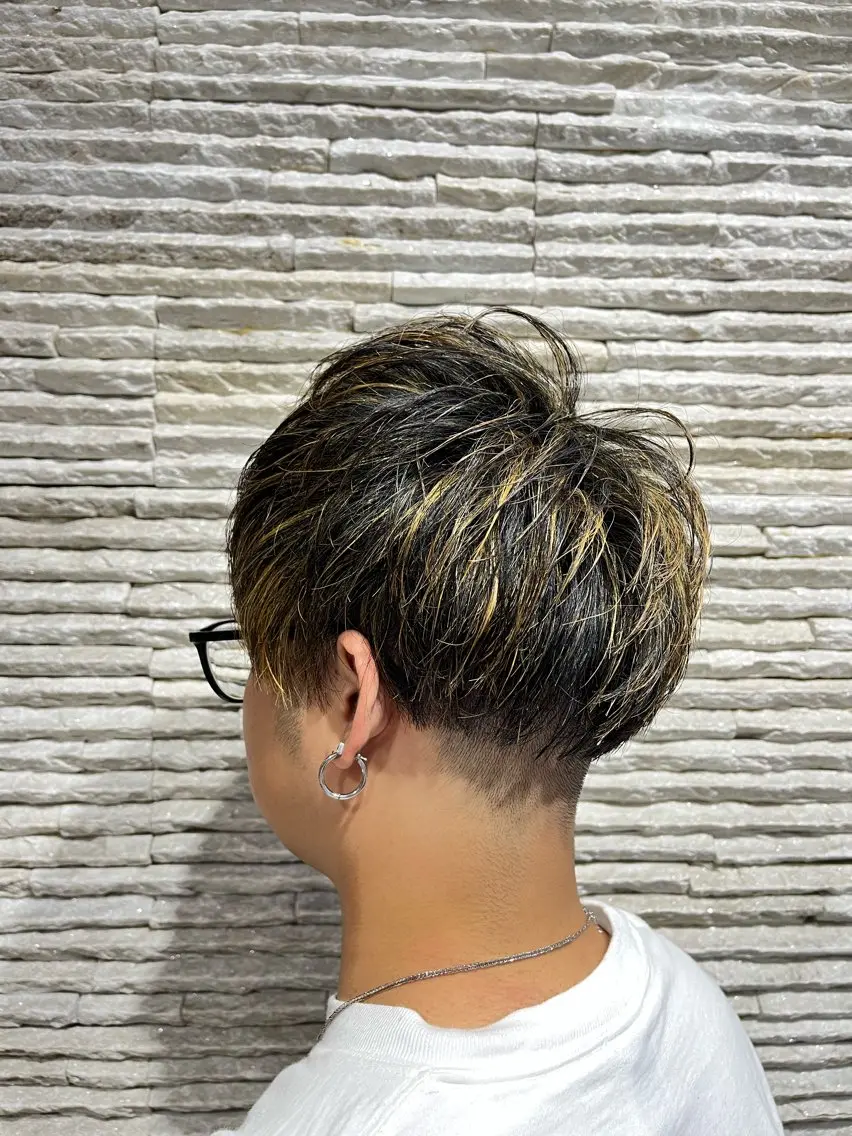 ショート カット ヘアカラー メンズカット デザインカラーのヘアスタイル