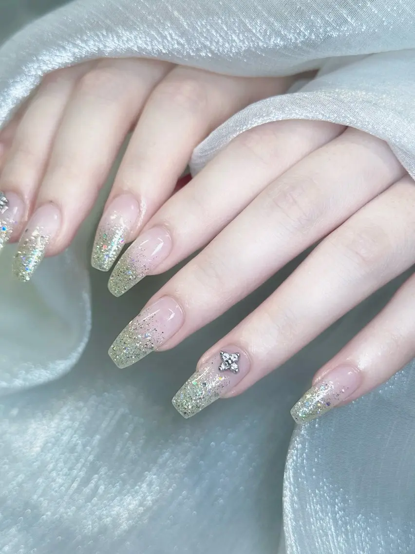 ネイル ハンドネイル Nail salon Lycoris キキのネイルデザイン