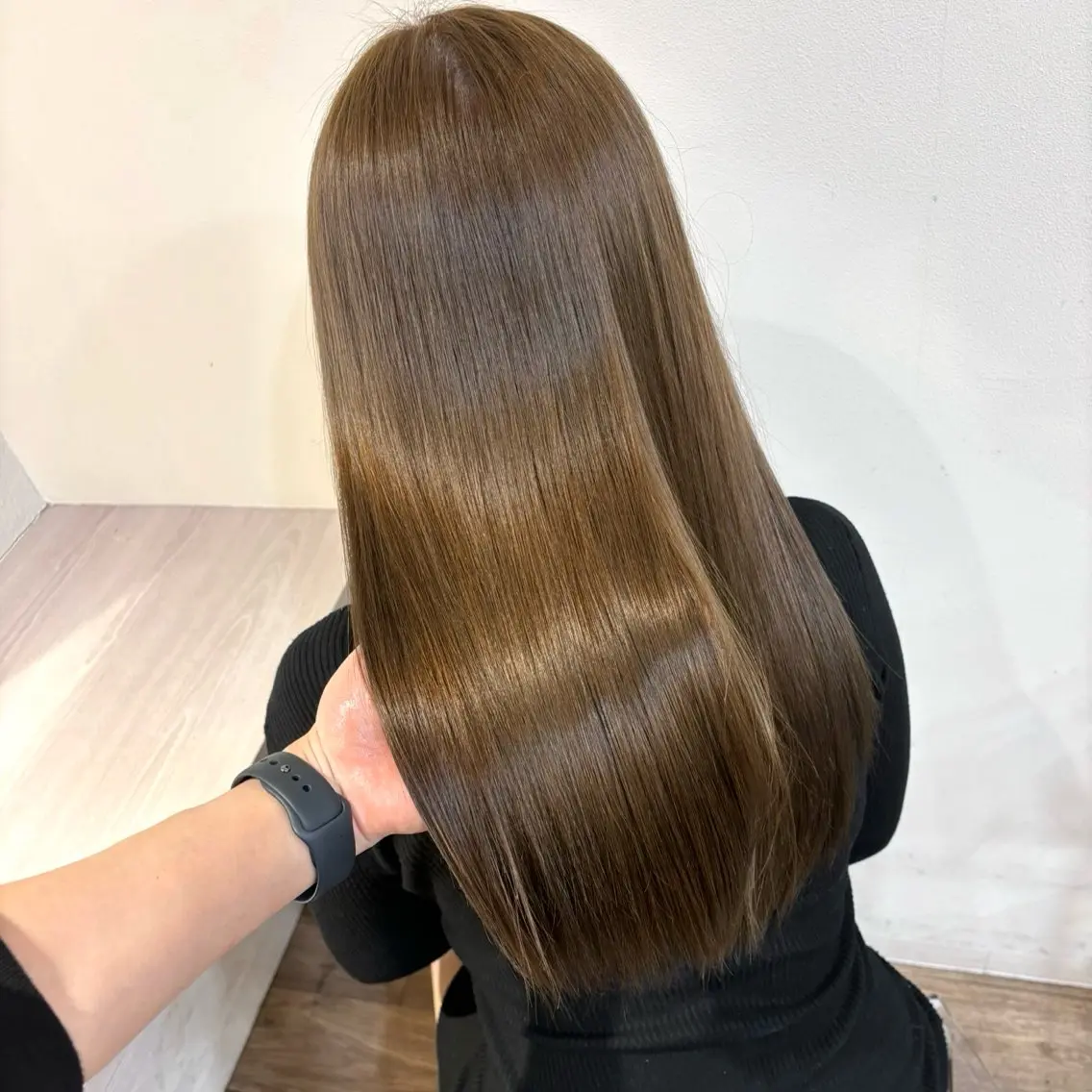 セミロング カラー ベージュカラー 黒髪 ブリーチ ブルーカラー ブルーブラック ヘアカラー オリーブカラー 特化　　kaiのヘアスタイル
