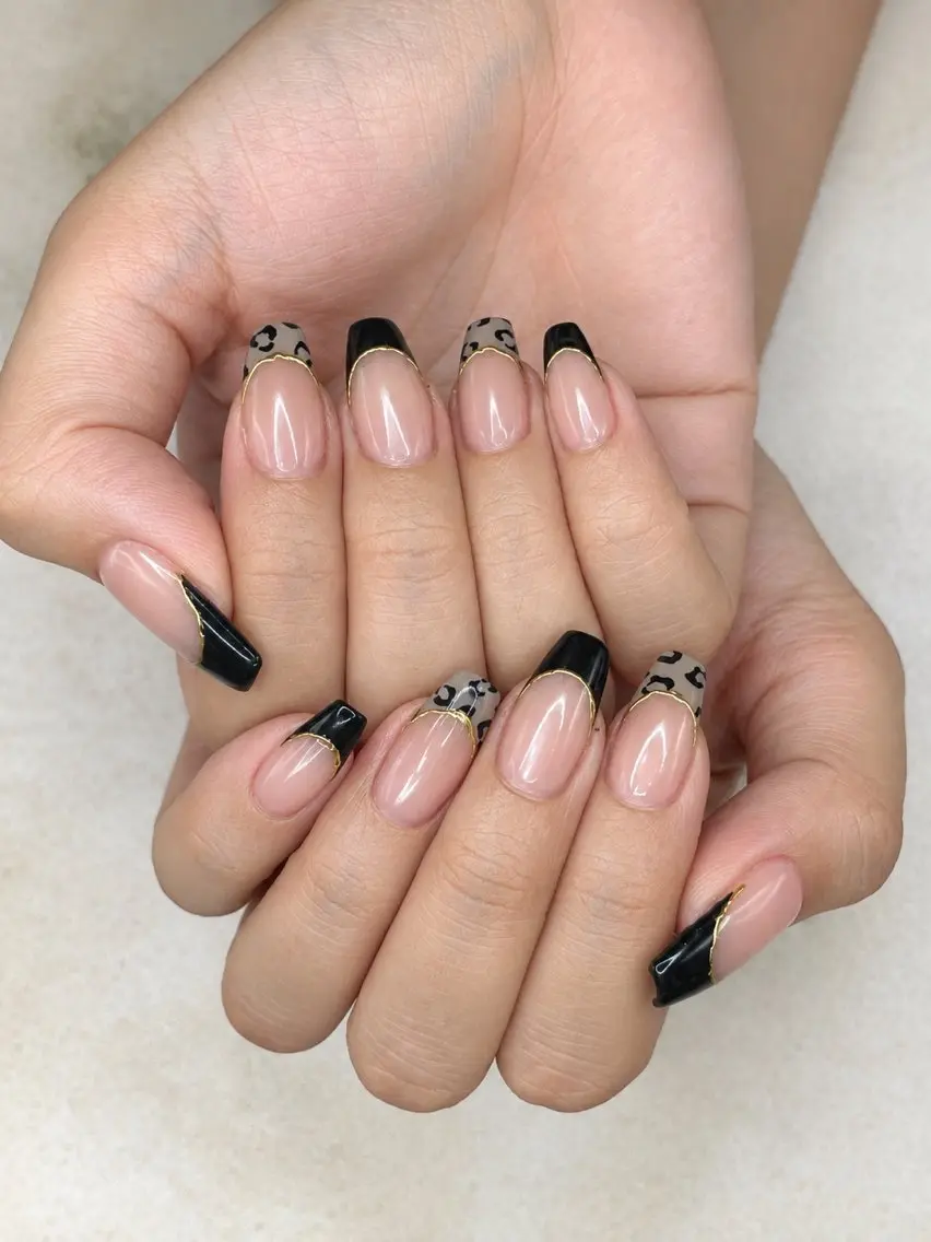 ネイル アニマル柄 フレンチネイル ゴールド SAMS NAILのネイルデザイン