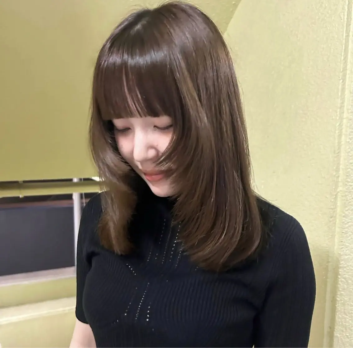セミロング レイヤーカット レイヤーカット/ 透明感ベージュ　モカのヘアスタイル
