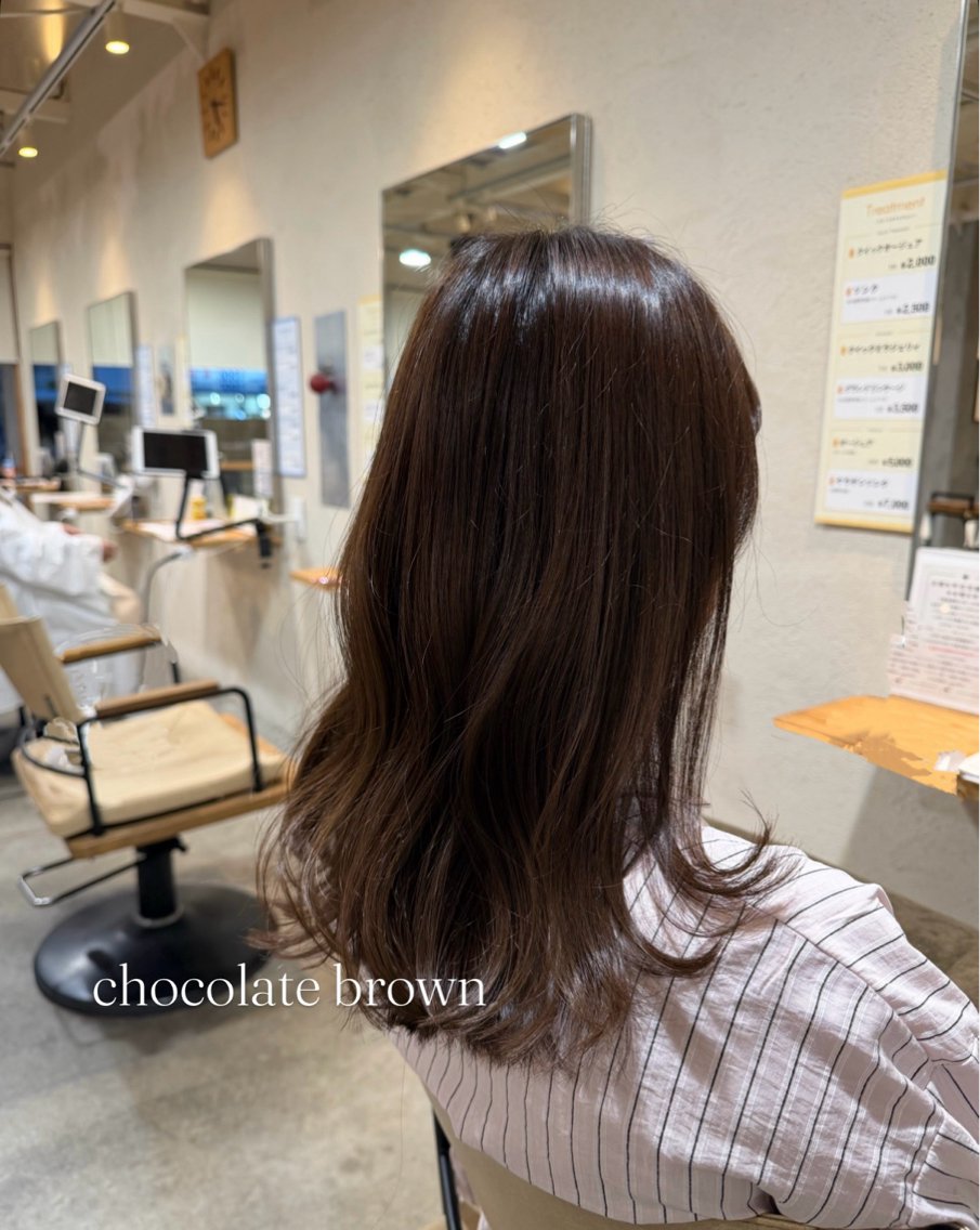 ロング カラー ブラウンカラー チョコレートブラウン グレージュ ラベンダーカラー momoka オリーブ/ベージュのヘアスタイル