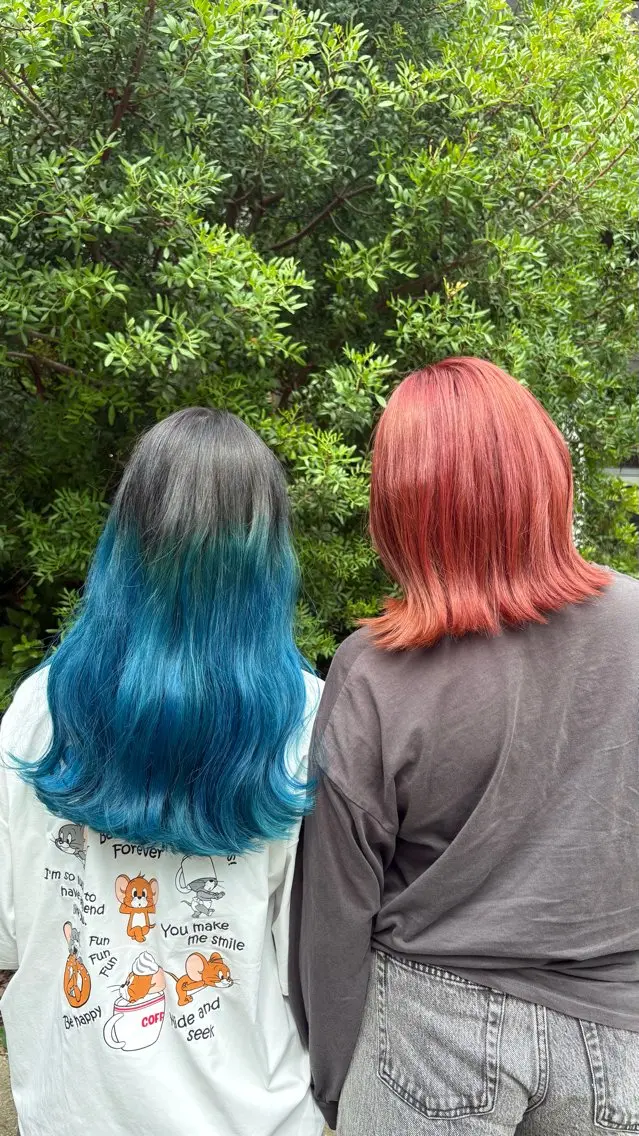 ロング カラー ブリーチ ブルーカラー グラデーションカラー レッドカラー 増田 ルナのヘアスタイル
