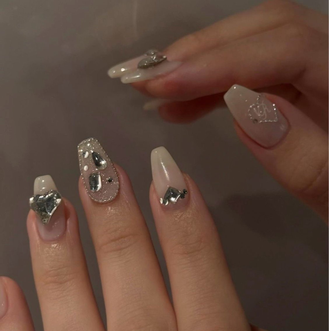 ネイル アートネイル フレンチネイル ジェルネイル キラキラネイル 韓国ネイル ハンドネイル ICE Nailsのネイルデザイン