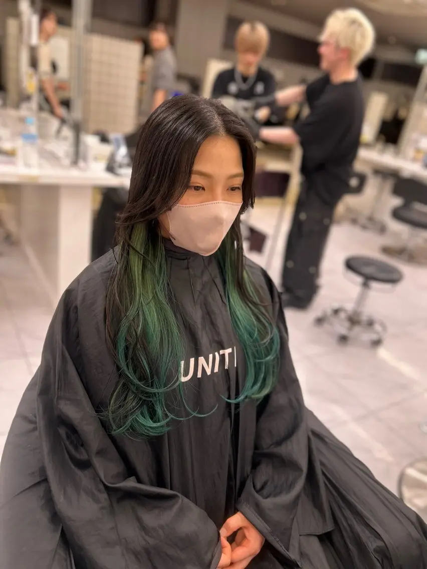 ロング カラー パーマ ヘアアレンジ メンズ キッズ ヘアカラー 🦋韓国レイヤー｜ 透明感グレージュ🦋のヘアスタイル