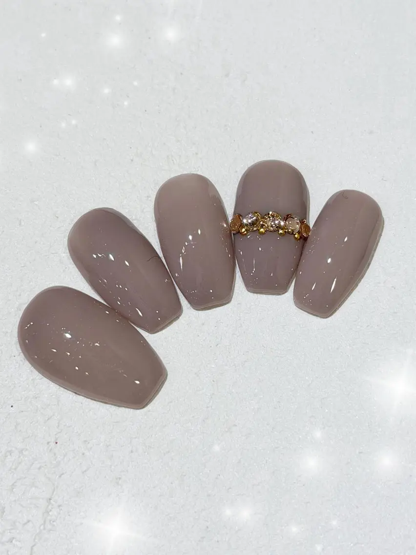 ネイル ストーンネイル Dress Me Nail 鈴木のネイルデザイン