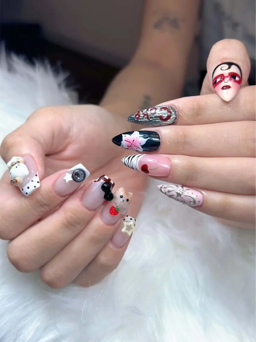 ネイル チークネイル ドット フレンチネイル グラデーション 韓国ネイル ハンドネイル Lisa Nail Salonのネイルデザイン