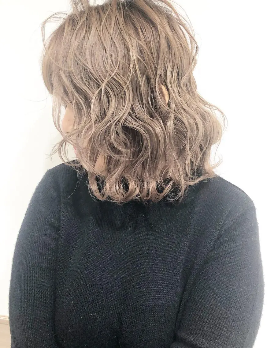 カット×ケアブリーチ（全体、ハイライト、グラデーション、インナー）×カラーの写真