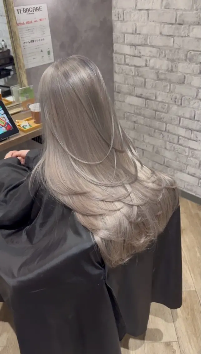 ロング カラー ヘアカラー 阪急箕面駅 labimani千葉のヘアスタイル