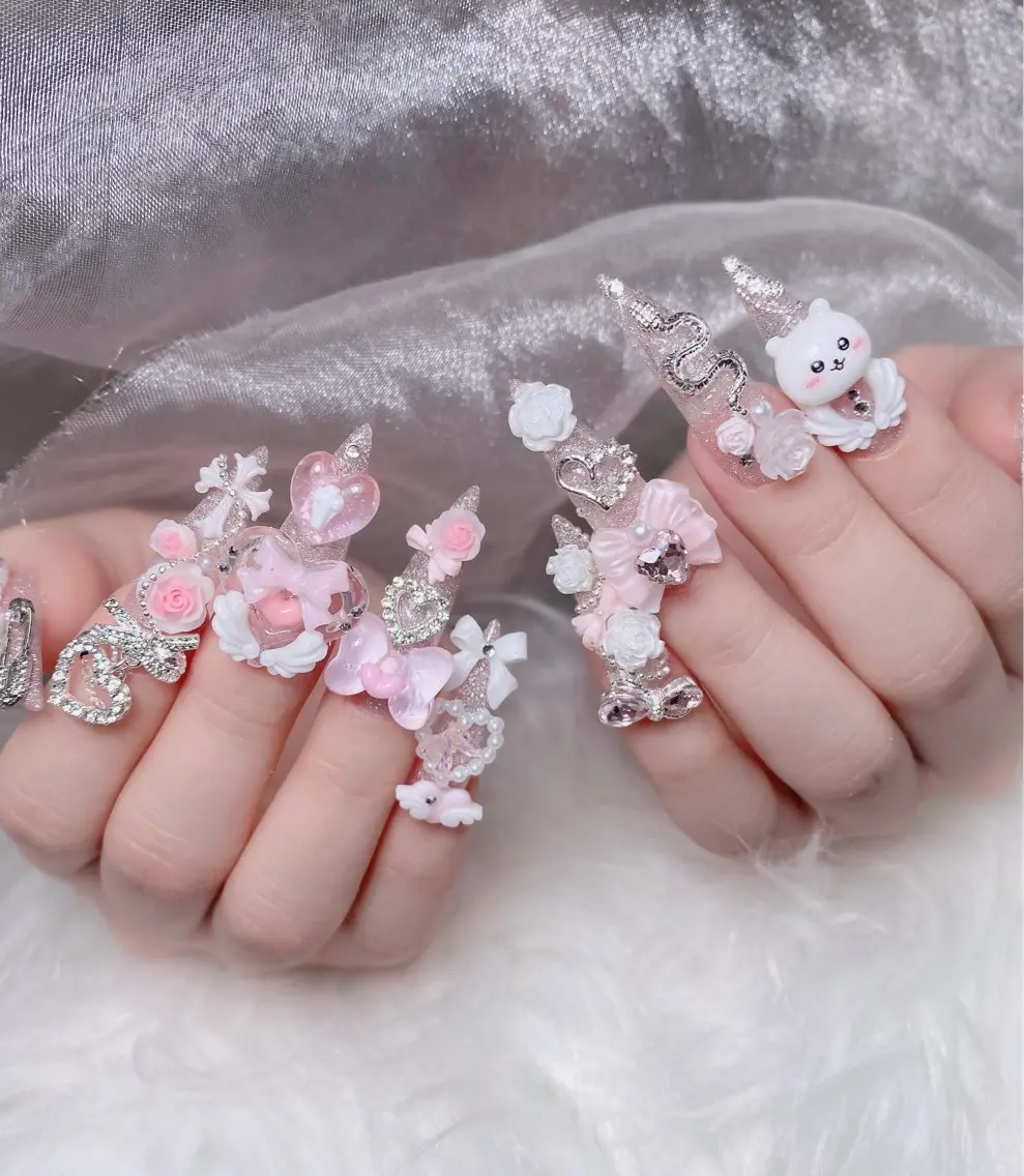 ネイル アートネイル オーロラネイル ボルドー チークネイル フレンチネイル ハンドネイル Sakura Nail Salonのネイルデザイン
