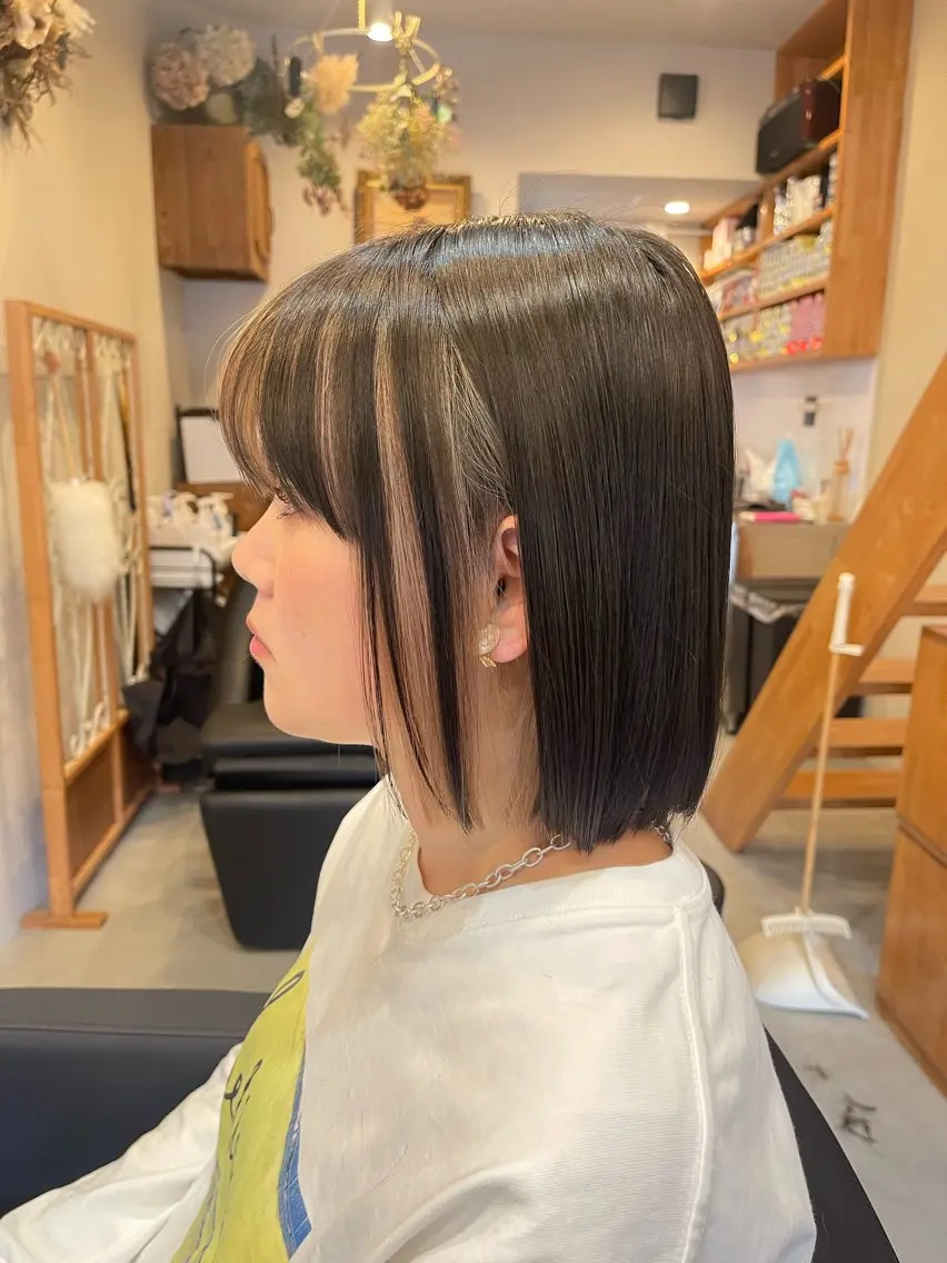 ミディアム カラー nowhere ノーウェアのヘアスタイル