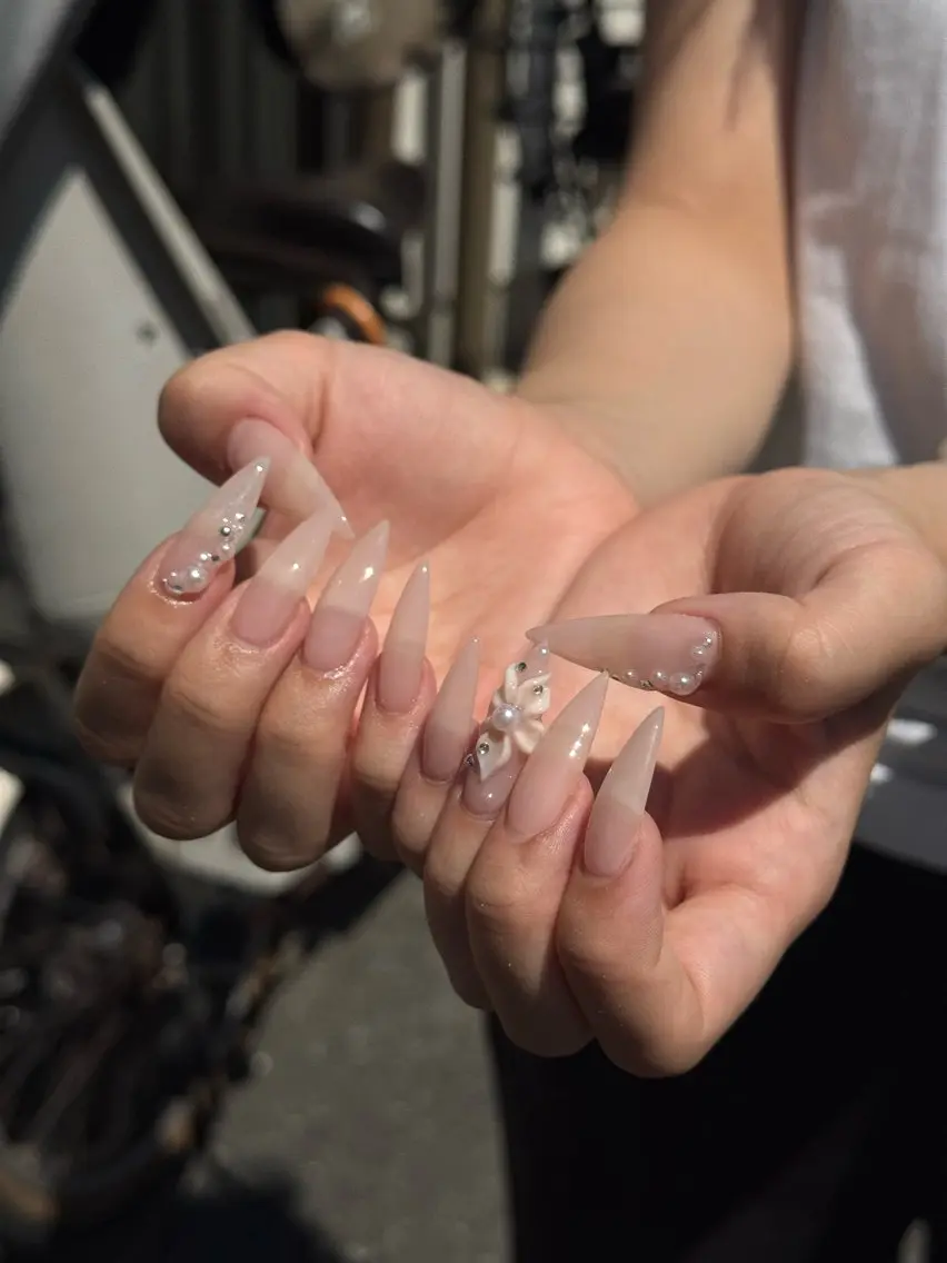 ネイル ハンドネイル estrela 🍑のネイルデザイン