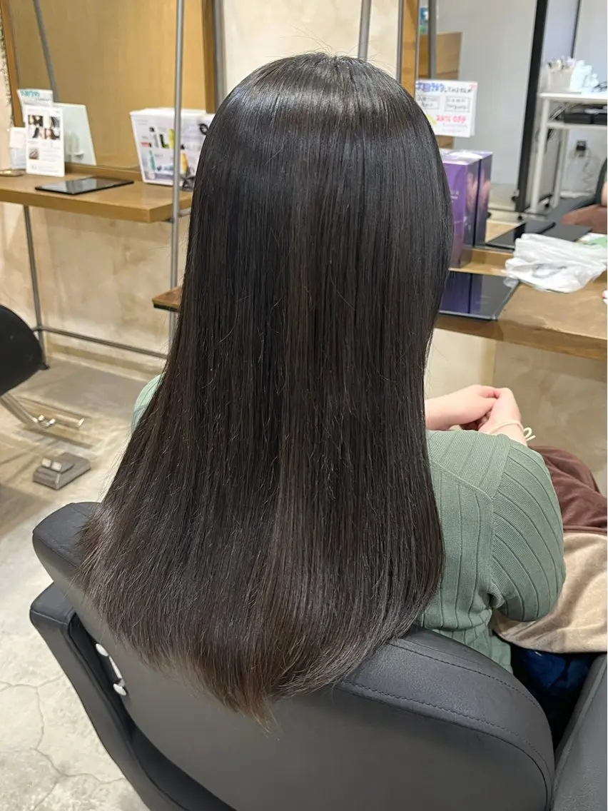 ロング カラー グレージュ ヘアカラー トリートメント ツヤカラー🫧Sae ネイルモデル募集中のヘアスタイル